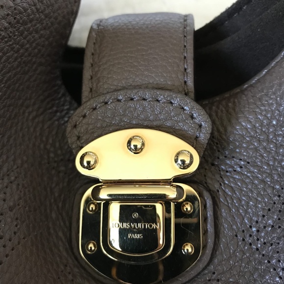 LOUIS VUITTON MAHINA L BAG - Picture 4 of 4